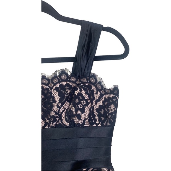 BCBG Maxazria Black Lace and Satin Cocktail Party Formal Elegant Dress Size 2 - Picture 7 of 10